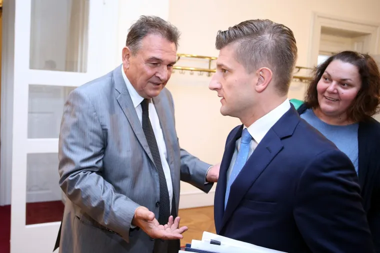SUSRET PREMIJERA I OPORBENIH LIDERA: Evo kako su se pozdravili Plenković i njegov biv&scaron;i koalicijski partner