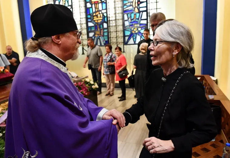 ZBOGOM, SMOKI: Kolege i prijatelji ispratili Ljubišu Samardžića na vječni počinak, glumčeva obitelj je neutješna