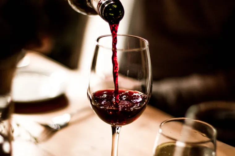 Crveno vino: neočekivanih osam razloga zašto je dobro za vas