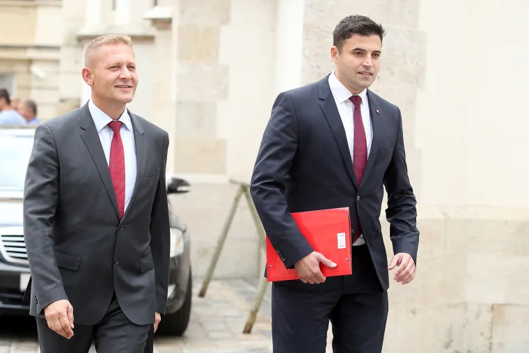 Predsjednici parlamentarnih stranaka dolaze kod premijera na konzultacije