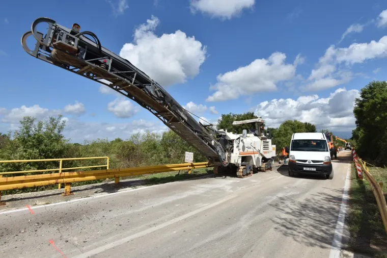 Bri&scaron;evo: U tijeku je sanacija ceste koja je uni&scaron;etna u vodenoj bujici