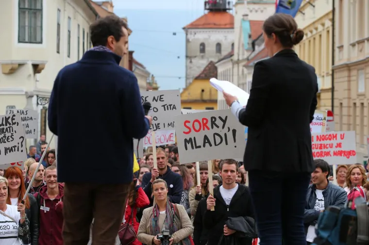 PROSVJED PROTIV SOR-A: Na Markovom trgu održan skup 'Od mjere do barijere – Mladi vrijede više'