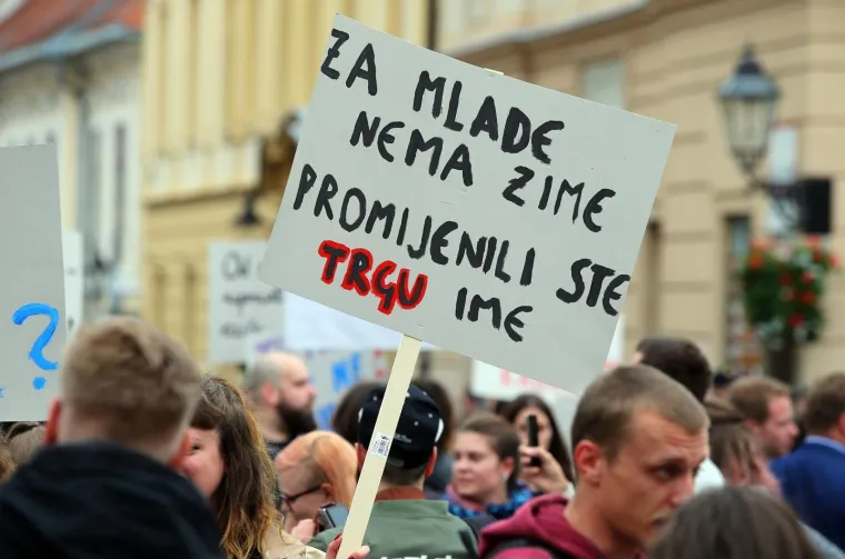 PROSVJED PROTIV SOR-A: Na Markovom trgu održan skup 'Od mjere do barijere – Mladi vrijede više'