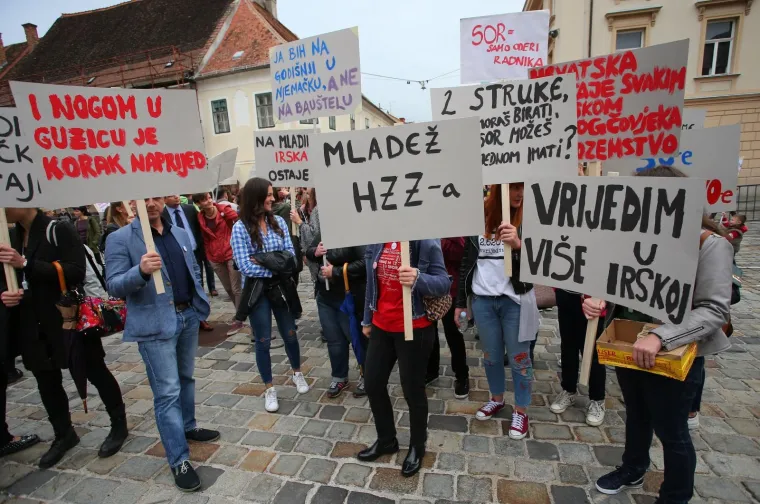 PROSVJED PROTIV SOR-A: Na Markovom trgu održan skup 'Od mjere do barijere &ndash; Mladi vrijede vi&scaron;e'