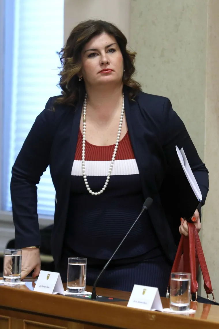 MINISTRICE I ZASTUPNICE KAO IZREZANE IZ MODNIH ČASOPISA: Neke su danas pro&scaron;etale zanimljive kombinacije, &scaron;to kažete?