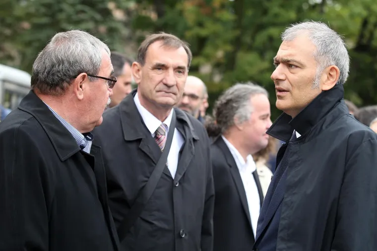 Na Goldsteinov posljednji ispraćaj nisu došli predstavnici Vlade, Sabora ni Katoličke crkve. Slavko Golstein bio je  jedan od najuglednijih i najutjecajnijih intelektualaca u Hrvatskoj i bivšoj Jugoslaviji.