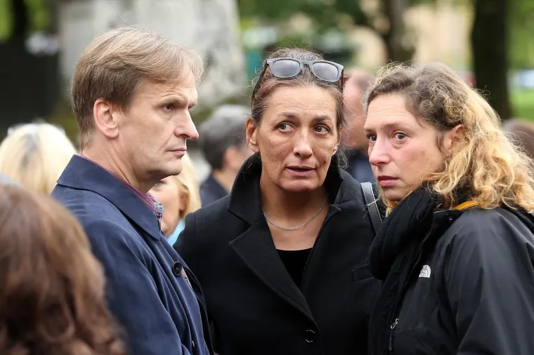 POSLJEDNJI ISPRAĆAJ SLAVKA GOLDSTEINA: Na Mirogoj do&scaron;le brojne poznate ličnosti, ali ba&scaron; nitko iz Vlade