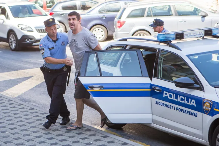 PLJAČKA&Scaron; IZ DUBROVNIKA PLJUVAO NA NOVINARE: Priveden Damir Katanić osumnjičen za pljačku stana