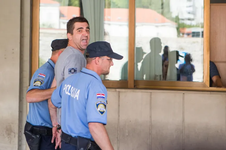 PLJAČKA&Scaron; IZ DUBROVNIKA PLJUVAO NA NOVINARE: Priveden Damir Katanić osumnjičen za pljačku stana