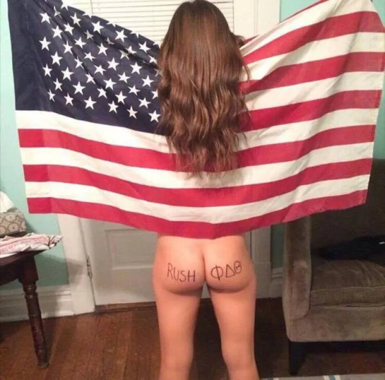 PA NEKA SADA KAŽU DA JE TO MRTAV JEZIK: Skidaju sve sa sebe ako znate grčki alfabet