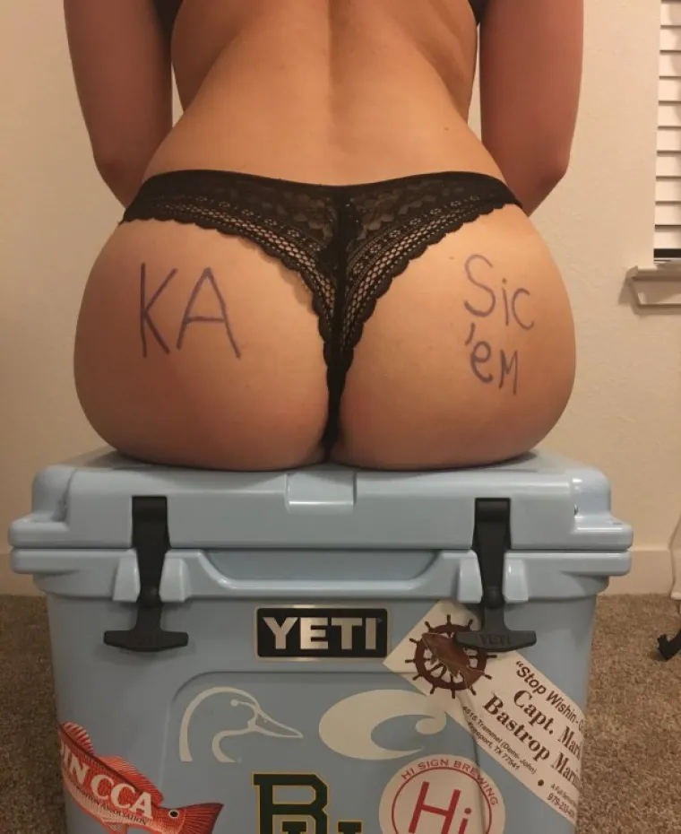 PA NEKA SADA KAŽU DA JE TO MRTAV JEZIK: Skidaju sve sa sebe ako znate grčki alfabet