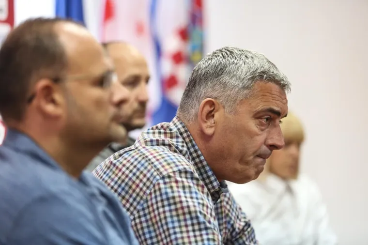 BIJELI DIM JE U ZRAKU: Stojko predstavio novog izbornika Hrvatske