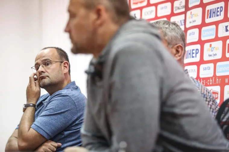 BIJELI DIM JE U ZRAKU: Stojko predstavio novog izbornika Hrvatske