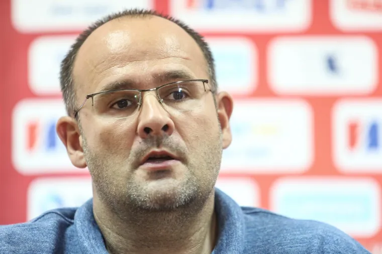 BIJELI DIM JE U ZRAKU: Stojko predstavio novog izbornika Hrvatske