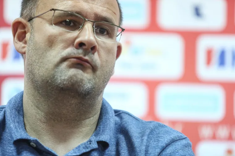 BIJELI DIM JE U ZRAKU: Stojko predstavio novog izbornika Hrvatske