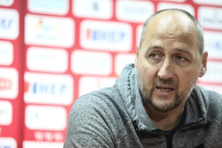 BIJELI DIM JE U ZRAKU: Stojko predstavio novog izbornika Hrvatske