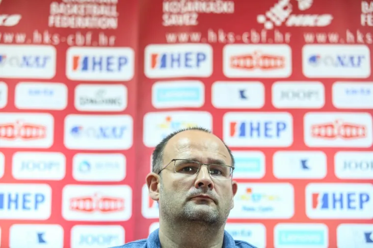 BIJELI DIM JE U ZRAKU: Stojko predstavio novog izbornika Hrvatske