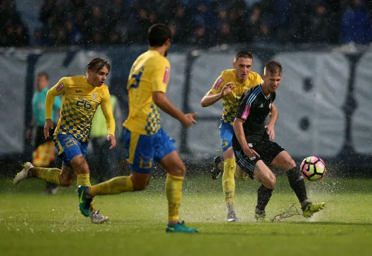 OVDJE SE NEKAD IGRAO NOGOMET: Dobro došli na Interov bazen u Zaprešiću