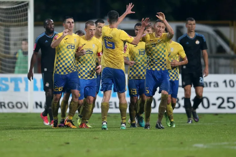 OVDJE SE NEKAD IGRAO NOGOMET: Dobro do&scaron;li na Interov bazen u Zapre&scaron;iću