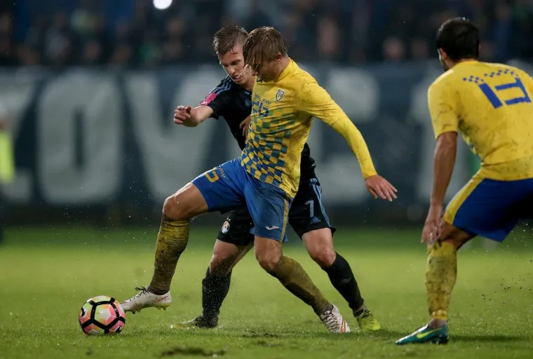 OVDJE SE NEKAD IGRAO NOGOMET: Dobro do&scaron;li na Interov bazen u Zapre&scaron;iću
