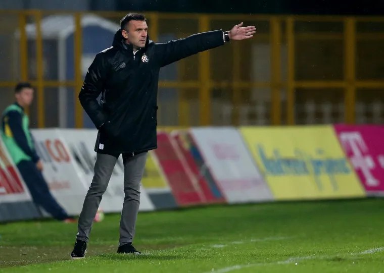 OVDJE SE NEKAD IGRAO NOGOMET: Dobro do&scaron;li na Interov bazen u Zapre&scaron;iću