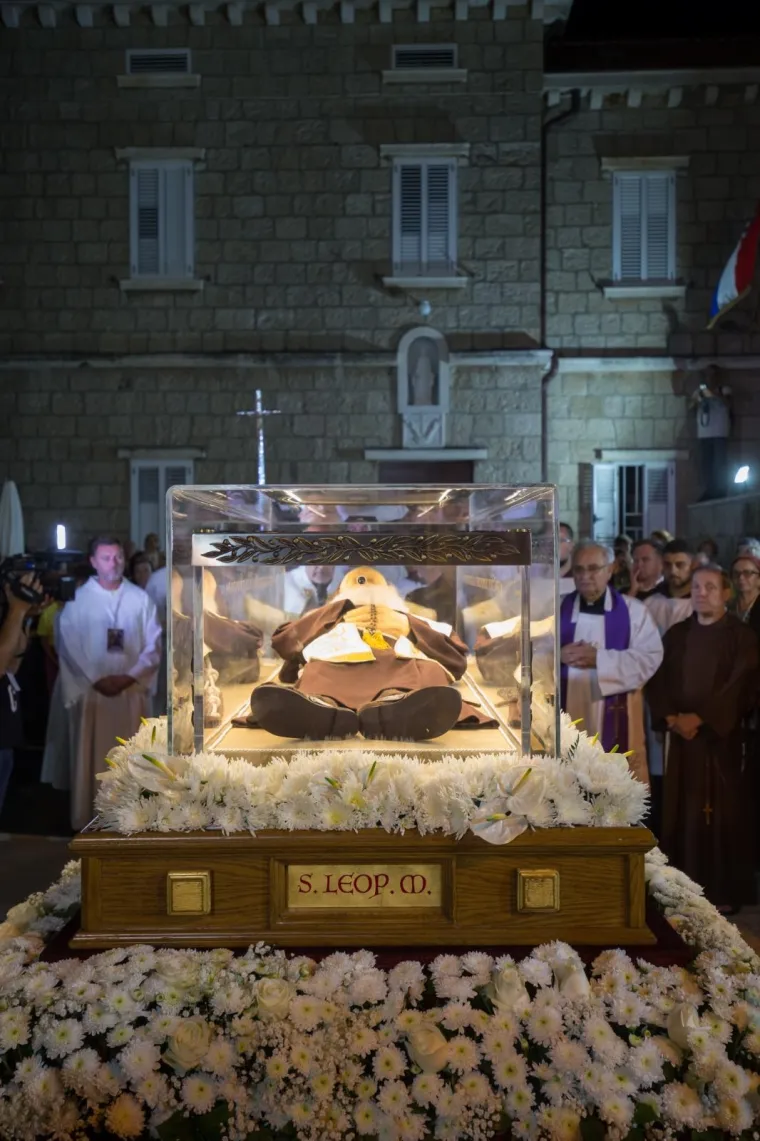 Sarkofag s neraspadnutim tijelom sv. Leopolda Bogdana Mandića stigao u Dubrovnik.