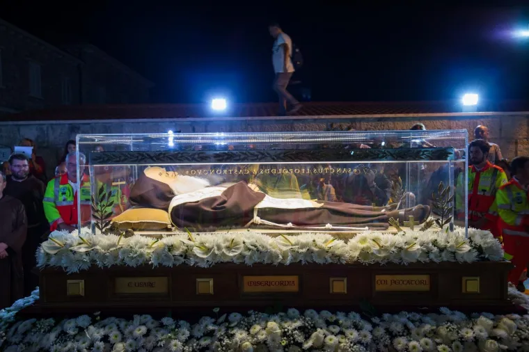 Sarkofag s neraspadnutim tijelom sv. Leopolda Bogdana Mandića stigao u Dubrovnik.