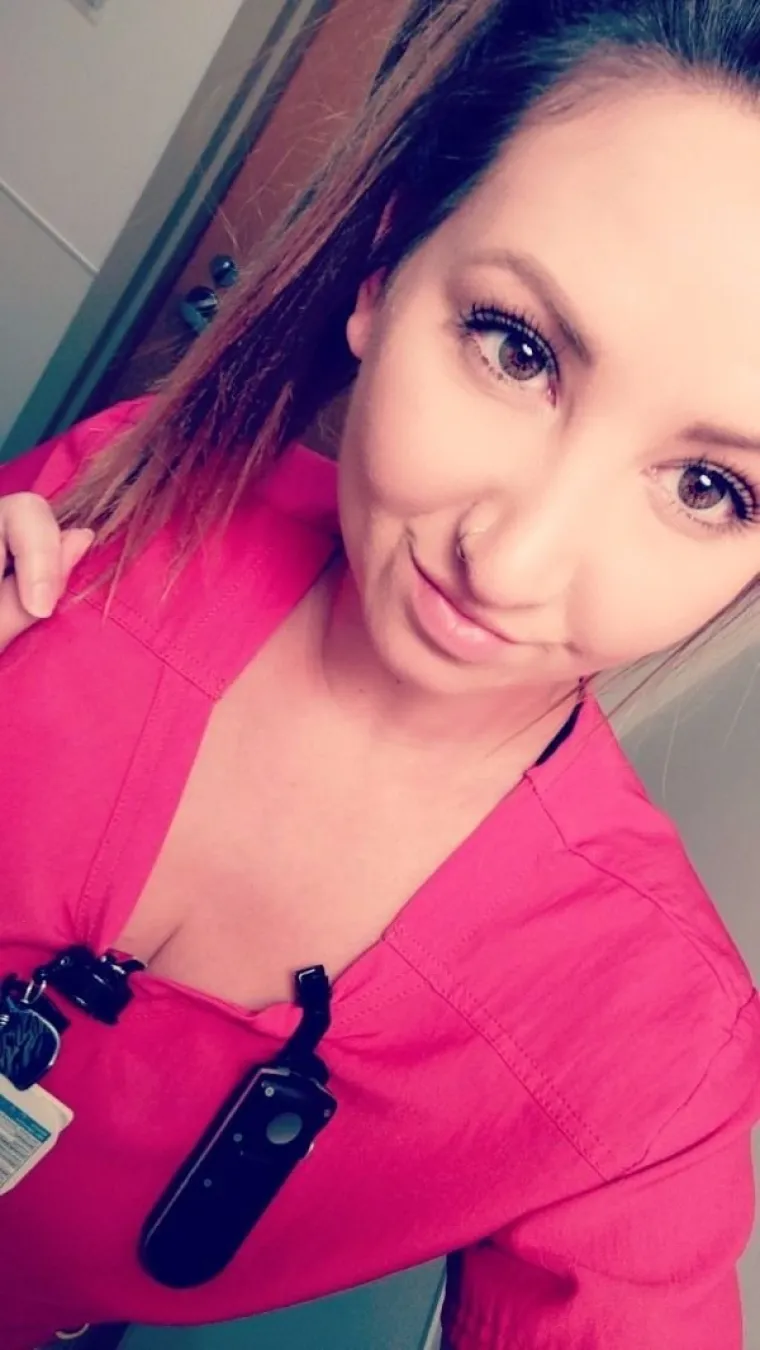 JESU LI I VA&Scaron;E KOLEGICE OVAKVE? Ako jesu, samo recite gdje da po&scaron;aljemo CV, za plaću ćemo lako...