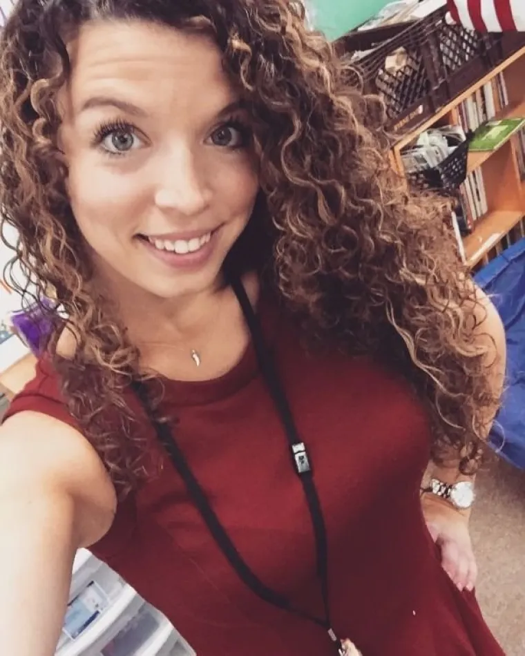 JESU LI I VA&Scaron;E KOLEGICE OVAKVE? Ako jesu, samo recite gdje da po&scaron;aljemo CV, za plaću ćemo lako...