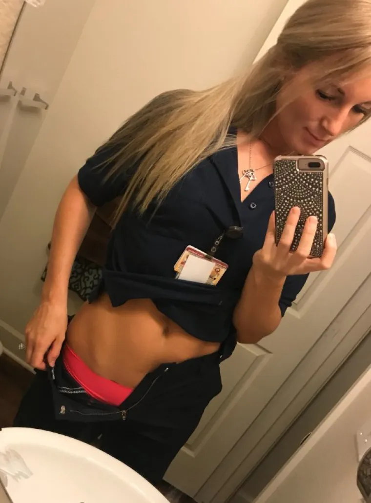 JESU LI I VA&Scaron;E KOLEGICE OVAKVE? Ako jesu, samo recite gdje da po&scaron;aljemo CV, za plaću ćemo lako...