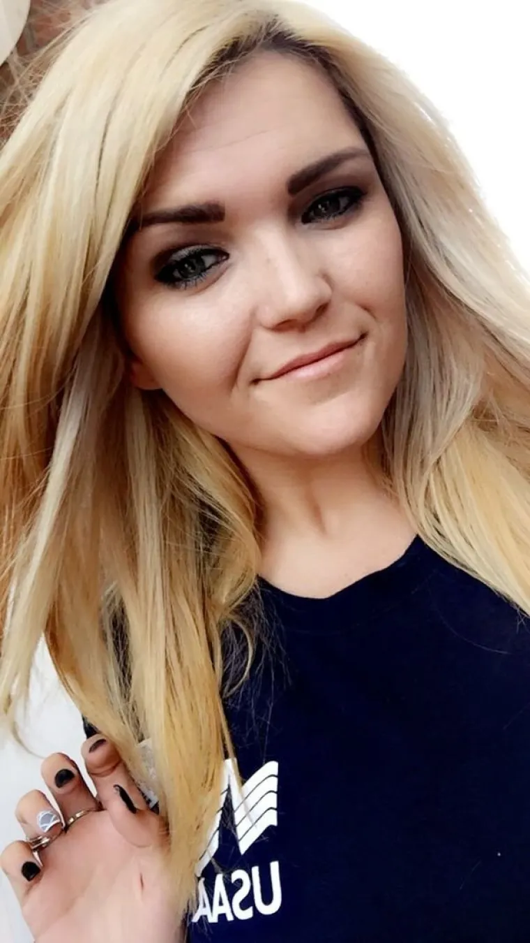 JESU LI I VA&Scaron;E KOLEGICE OVAKVE? Ako jesu, samo recite gdje da po&scaron;aljemo CV, za plaću ćemo lako...