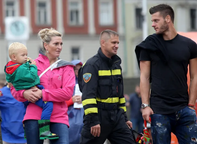 OBITELJSKO DRUŽENJE: Janica Kostelić s nećakom Ivanom prošetala centrom Zagreba i pokazala da je teta i pol