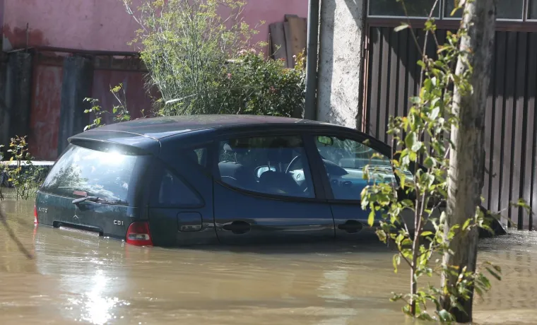 OGULIN POD VODOM: Izlila se rijeka Dobra, sastao se krizni stožer