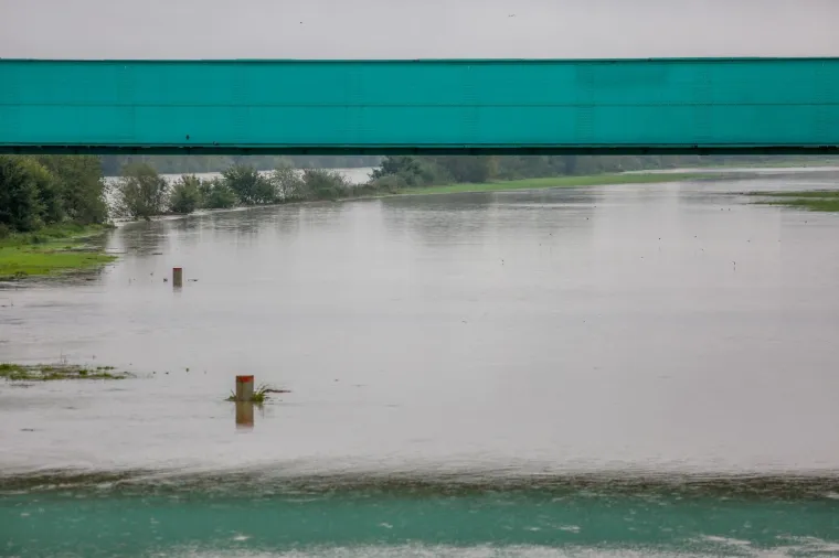 NAKON OBILNE KI&Scaron;E U GLAVNOM GRADU: Sava se izlila iz korita u Zagrebu