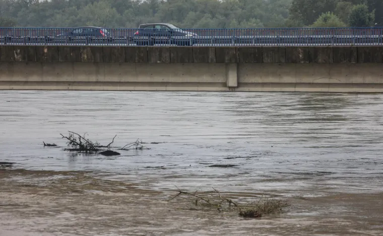 NAKON OBILNE KI&Scaron;E U GLAVNOM GRADU: Sava se izlila iz korita u Zagrebu