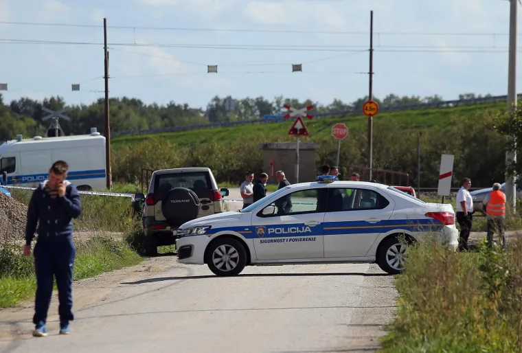TE&Scaron;KA NESREĆA KOD VRBOVCA: Vlak naletio na osobni automobil te usmrtio dvije osobe