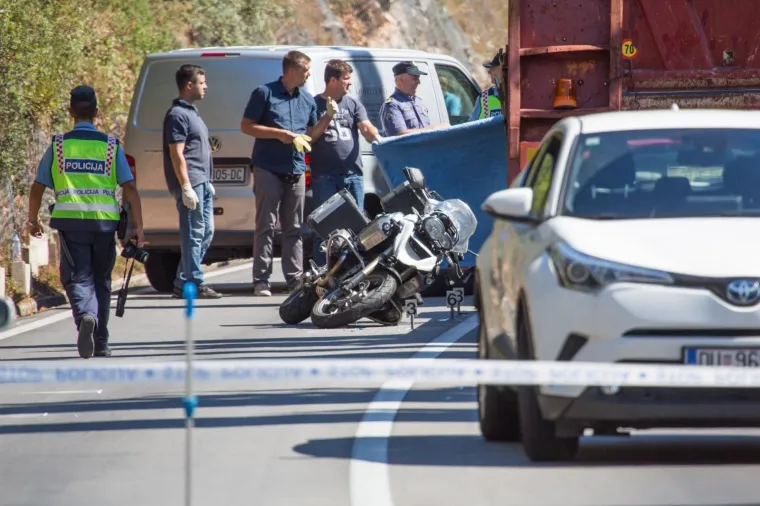 TE&Scaron;KA PROMETNA NESREĆA NA JADRANSKOJ MAGISTRALI: U sudaru teretnog vozila i motocikla poginula vozačica motocikla iz Njemačke