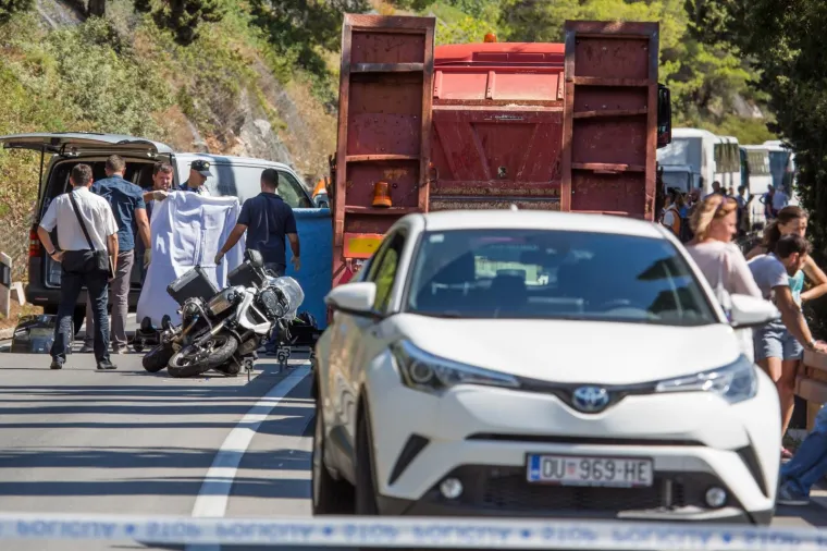 TE&Scaron;KA PROMETNA NESREĆA NA JADRANSKOJ MAGISTRALI: U sudaru teretnog vozila i motocikla poginula vozačica motocikla iz Njemačke