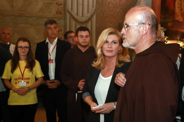 Predsjednica dotaknula sarkofag Leopolda Mandića maramicom: 'Tako se dobiva blagoslov'