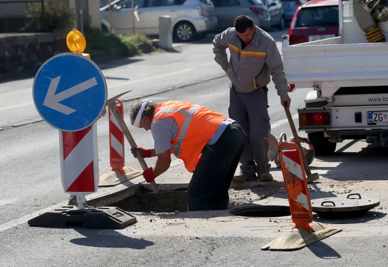 Rupa na Remetinečkoj cesti