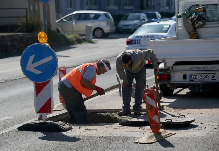 Rupa na Remetinečkoj cesti