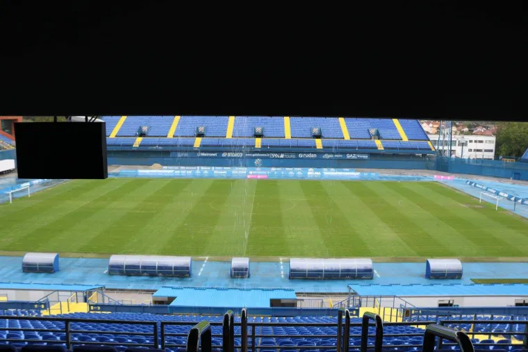 KAOS NA MAKSIMIRU: Pogledajte kako je ki&scaron;a o&scaron;tetila stadion Dinama