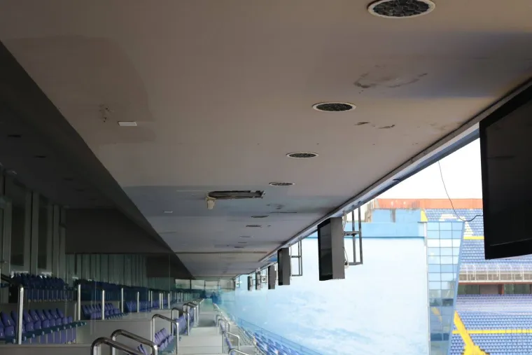 KAOS NA MAKSIMIRU: Pogledajte kako je ki&scaron;a o&scaron;tetila stadion Dinama