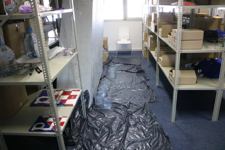 KAOS NA MAKSIMIRU: Pogledajte kako je ki&scaron;a o&scaron;tetila stadion Dinama