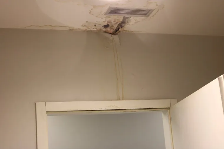 KAOS NA MAKSIMIRU: Pogledajte kako je ki&scaron;a o&scaron;tetila stadion Dinama