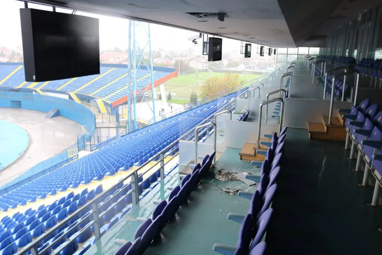 KAOS NA MAKSIMIRU: Pogledajte kako je ki&scaron;a o&scaron;tetila stadion Dinama