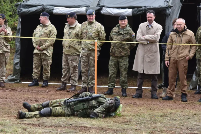 "Ovo je jo&scaron; jedan dokaz partnerstva i dobre suradnje Hrvatske i Ujedinjenog kraljevstva", rekao je ministar Krstičević te komentirao vježbu nakon prezentacije.  Naglasio je i kako je Ujedinjena Kraljevina za Republiku Hrvatsku jedan od najznačajnijih europskih saveznika i partnera u području obrane i sigurnosti te dodao da je uvježbavanje i razvoj novih sposobnosti u suradnji s partnerskim oružanim snagama bitno za razvoj OSRH.
