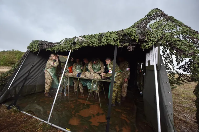 "Već imamo vrlo razvijene bilateralne vojne odnose, no s vježbama poput ovih, kad su vojnici zajedno u akciji, te odnose stavljaju na vi&scaron;u razinu i pokazuju njihovu snagu", zaključio je veleposlanik.