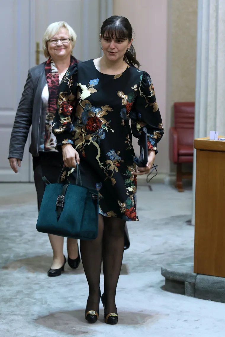 Mlada HNS-ova zastupnica plijenila pažnju cipelama hrvatskog brenda od 2000 kuna