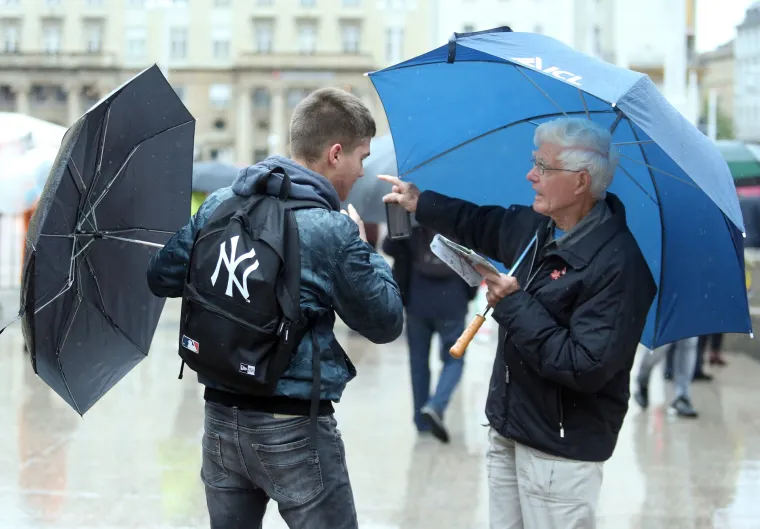 Sivilo nad Zagrebom: ki&scaron;no i tmurno prijepodne u sredi&scaron;tu grada